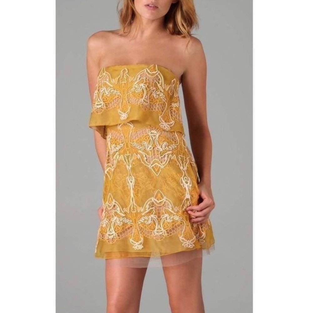 BCBGMaxAzria Mini Dress Size 6
